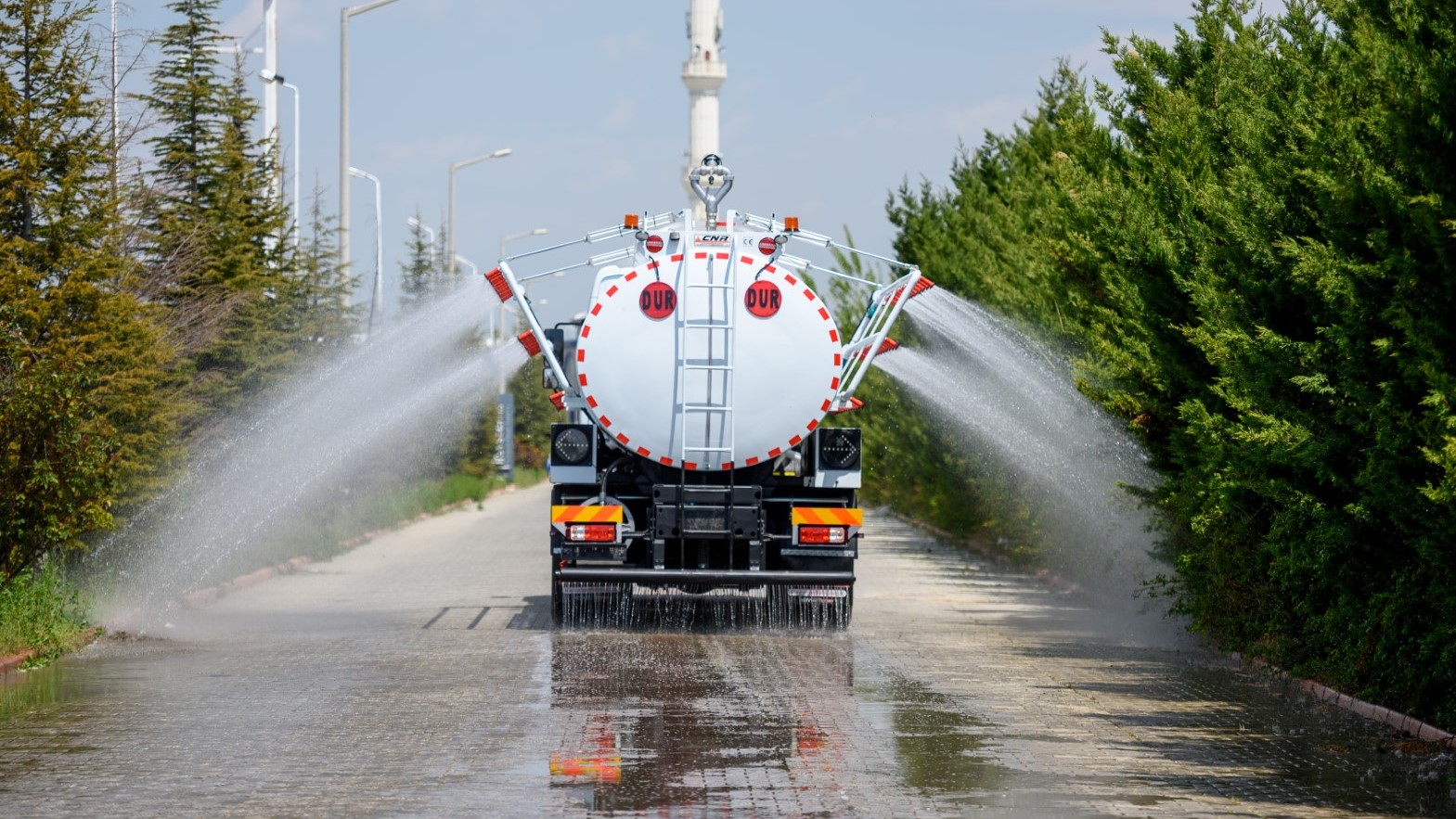 WATER SPRINKLER TANKER